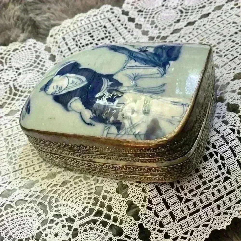 Vintage Porcelain Shard  Box/Silver plated copper. - Picture 13 of 16